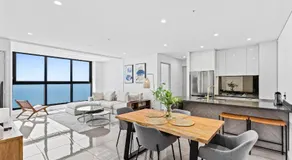Surfers Paradise New Beachfront Apartments - Image 3