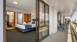 Summit Motor Lodge - Image 3