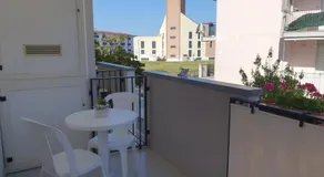 Calypso Bed and Beach - Image 3