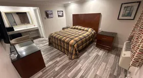 Crescent Motel, South Gate - Los Angeles - Image 2