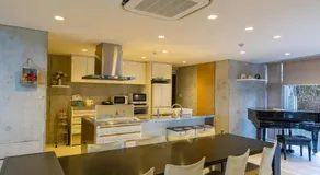 Urban View Villa - Image 4