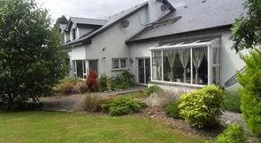 Ethan House Holiday Suites - Image 3