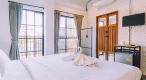 V1 Room Hotel - Image 2