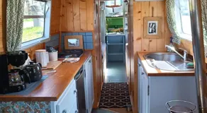 Ille Flottante, Maison éclusière et hébergements insolites sur le canal - Image 4