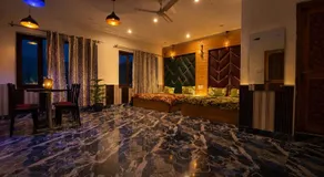 Lake side stays - Image 3