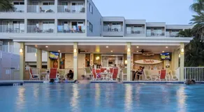 Palm Court a Bayview 2 Bed Suite & Heated Pool - Image 5