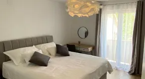 Country House Peace - Image 2