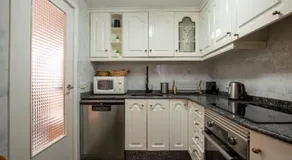 Apartamento en complejo residencial con piscina y garaje a 100m del mar - Image 4