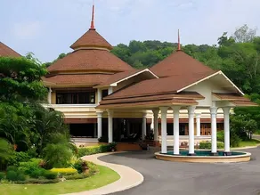 Hotel and Beach Bungalow at Lanta Resort - Image 5