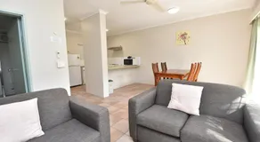 Tradewinds McLeod Holiday Apartments - Image 2