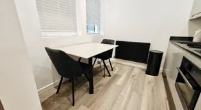 Modern 1-Bed in Victorian Building, Bury - Image 4