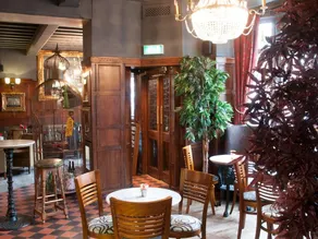 Huckleberrys Bar and Grill - Image 3