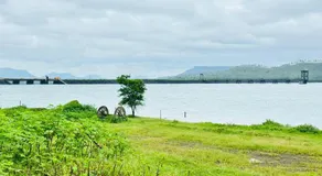 Hotel Mauli Agro Farm Dam View Resort - Image 3