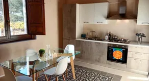 Camera privata con giardino, terrazza e piscina | Vista sul giardino - Image 3