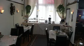 Staten Hotel - Image 2