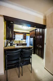 Lovely 3 bedroom condo with free parking - Image 5