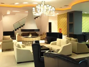 Nymfes Hotel - Image 2