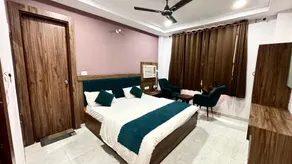 Hotel Triyugi - Image 5