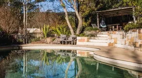 Capers Cottage and Barn Accommodation - Image 3
