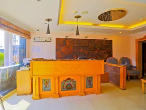 La Promenade Hotel - Image 4