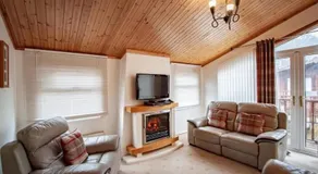 Lakeside 1, White Cross Bay, mid way between Ambleside and Windermere with hot tub - Image 2
