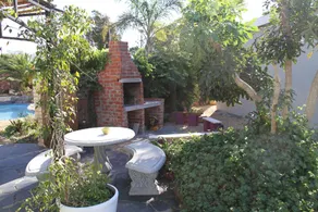 Port Elizabeth Guest House - Image 5