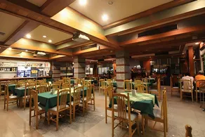 Raya Grand Hotel - Image 5