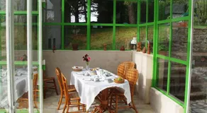 Voll ausgestattete Ferienunterkunft mit Garten und Terrasse - Image 3