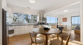Panoramic Views on Pinnacle 3 Bedroom Farm Stay - Image 3