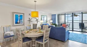 Vue sur l'eau depuis le 5e étage balcon, condo en bord de mer à Sanibel Harbour Resort - Image 4