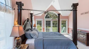 Private 5BR Farmhouse Pool Sleeps 12 Family - Image 2