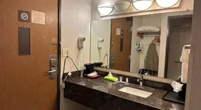 Hotel Inn Milwaukee - Image 3