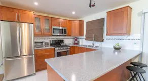 Langley Suite with Full Kitchen - Image 3