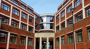 Roomspace Serviced Apartments- Syward Place - Image 3