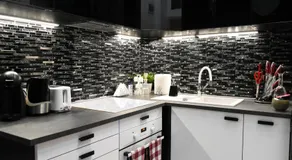 Modern Design Apartment in the City Center - Image 2