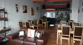 Shananagens Guesthouse - Image 4