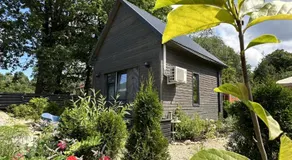Amazing little house on an island with garden - Image 5
