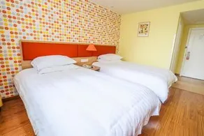 Home Inn-Qingdao Chongqing Zhong Road Licang Walking Street - Image 2
