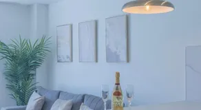 Unit 3 Sleek 1-BR Stays, Near Sheffield United Football Club, Fast Wi-Fi, Parking - Image 3