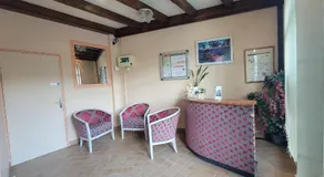 Touring Hotel - Image 2