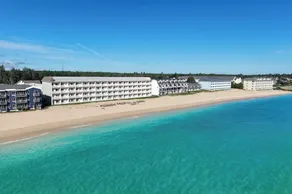 Mackinaw Beach and Bay Inn & Suites - Image 3