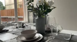 Spacious Flat! Sleeps 7, Pet Friendly and Parking - Image 4