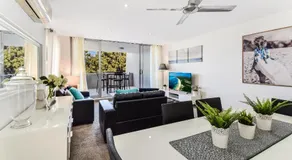 Redvue Holiday Apartments - Image 2