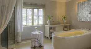 Billionaire Beachfront Apartments - Image 3