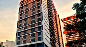Apartamento 2 Quartos Premium com Suíte no Centro com Piscina, Academia e Garagem - Prédio de Alto Padrão - Image 5