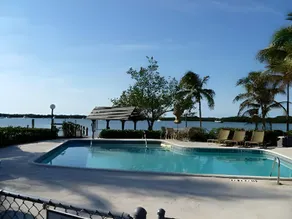 Coconut Palm Inn - Image 3