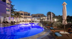 Amarylis Beachfront Studios - Image 2