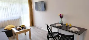 Modern 2 BR Apartment near Town - Image 5