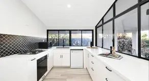 Amazing Ocean Villa close to Natural Rock Pools - Image 4