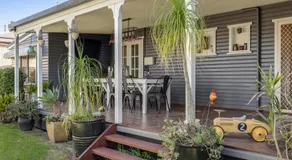 Stylish Cottage Near Hospital Precinct! - Image 5